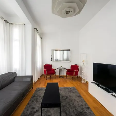 Apartamento Bright 2br Cozy W Balconysea View! #112 Istambul