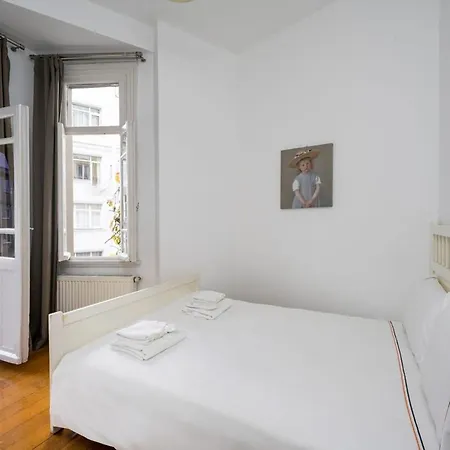 Bright 2br Cozy W Balconysea View! #112 Istambul