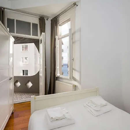 Bright 2br Cozy W Balconysea View! #112 Apartament *